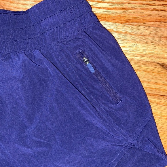 lululemon shorts - Picture 3 of 7